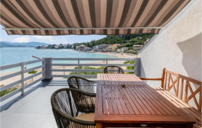 3 Bedroom Awesome Apartment In Klek